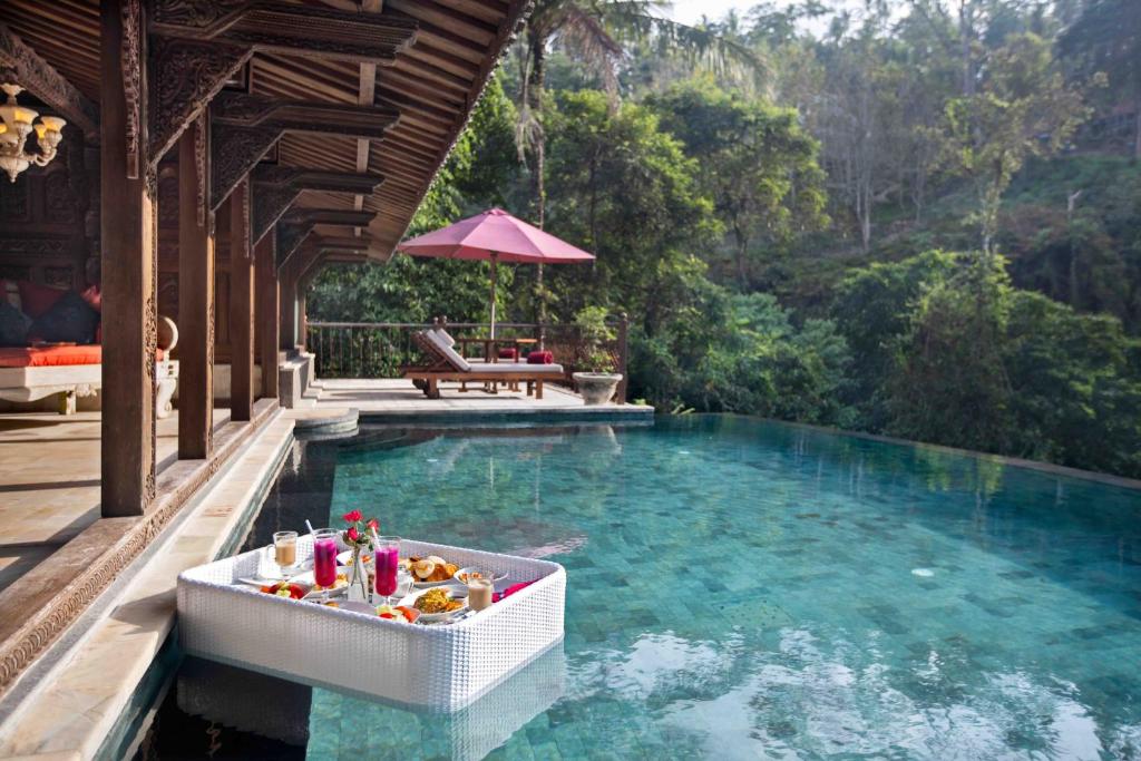 20 Best Resorts Offering Floating Breakfast in Bali